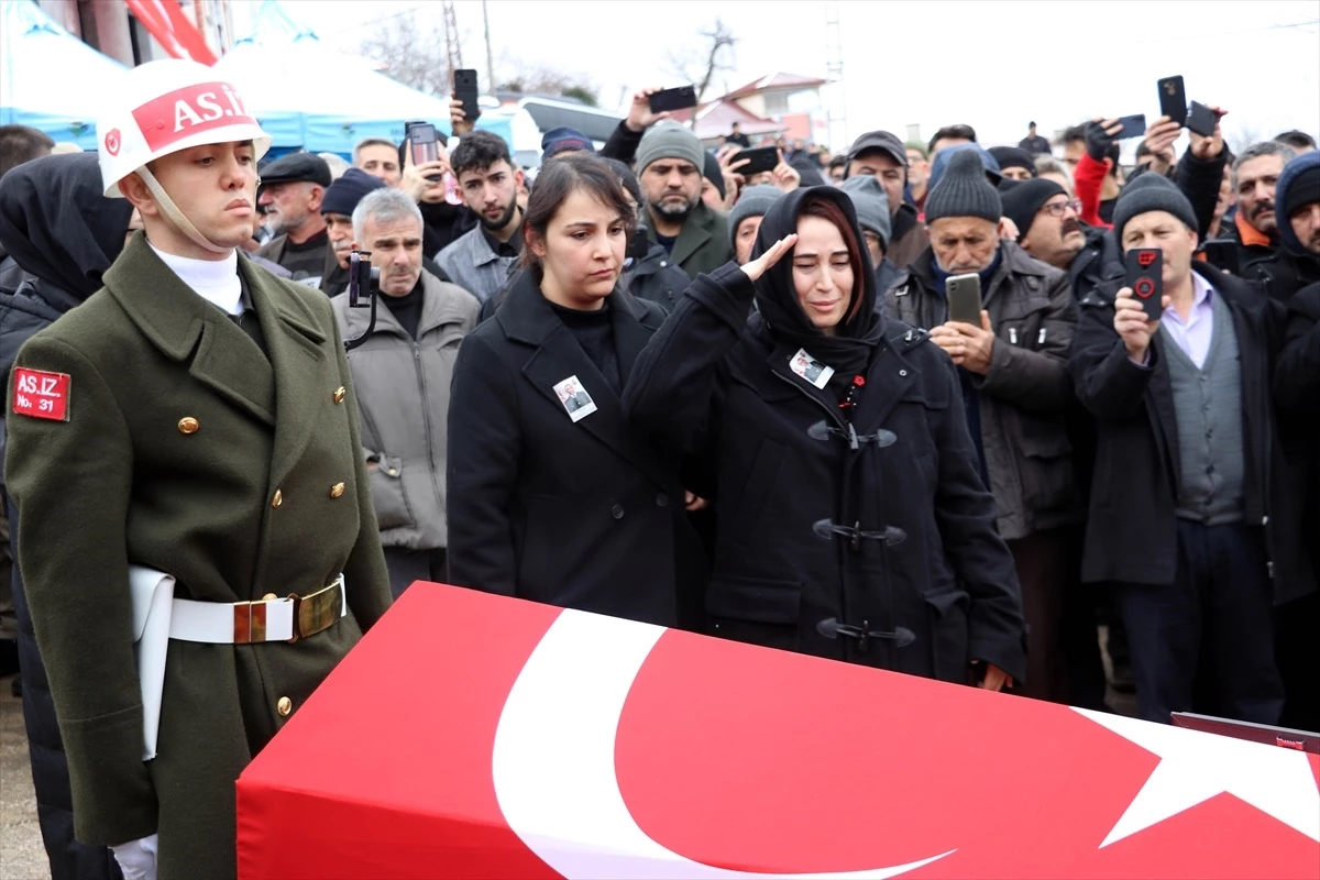 Pençe-Kilit Operasyonu Şehidi Piyade Uzman Çavuş Samet Aslan\'ın Cenazesi Amasya\'da Defnedildi