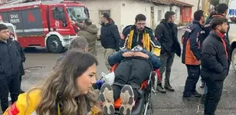 Sivas'ta kargo minibüsü ile otomobil çarpıştı: 5 yaralı