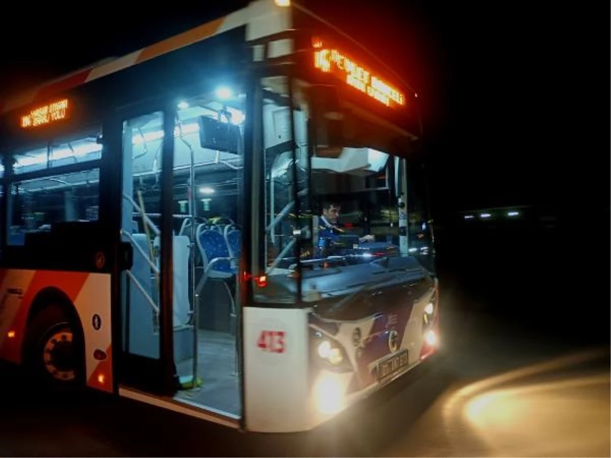 Adana\'da Otobüs Şoförü, Kalp Krizi Geçiren Yolcuyu Hastaneye Yetiştirdi