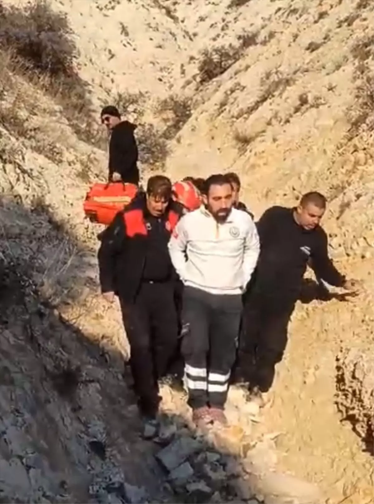Adıyaman'da Yamaç Paraşütü Kazası: Pilot Yaralandı