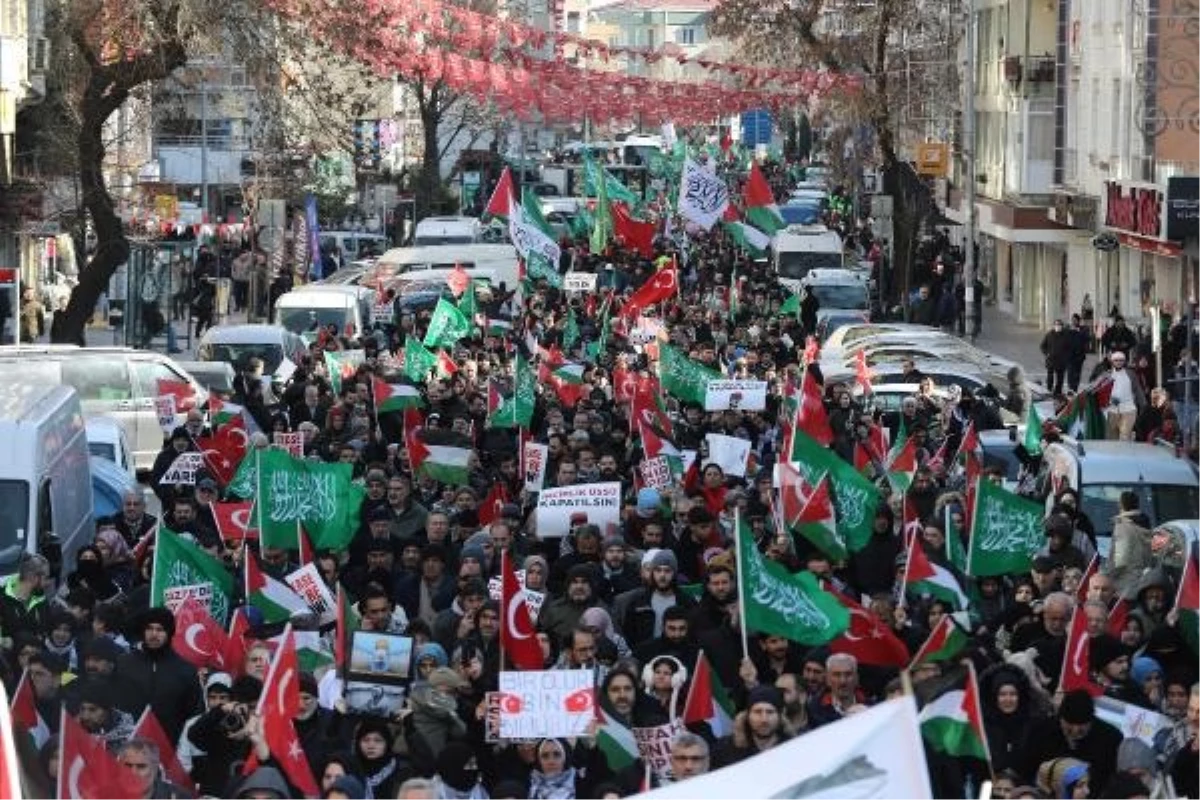 Bağcılar\'da İHH\'nın çağrısıyla binlerce kişi şehitler ve Filistin için yürüdü