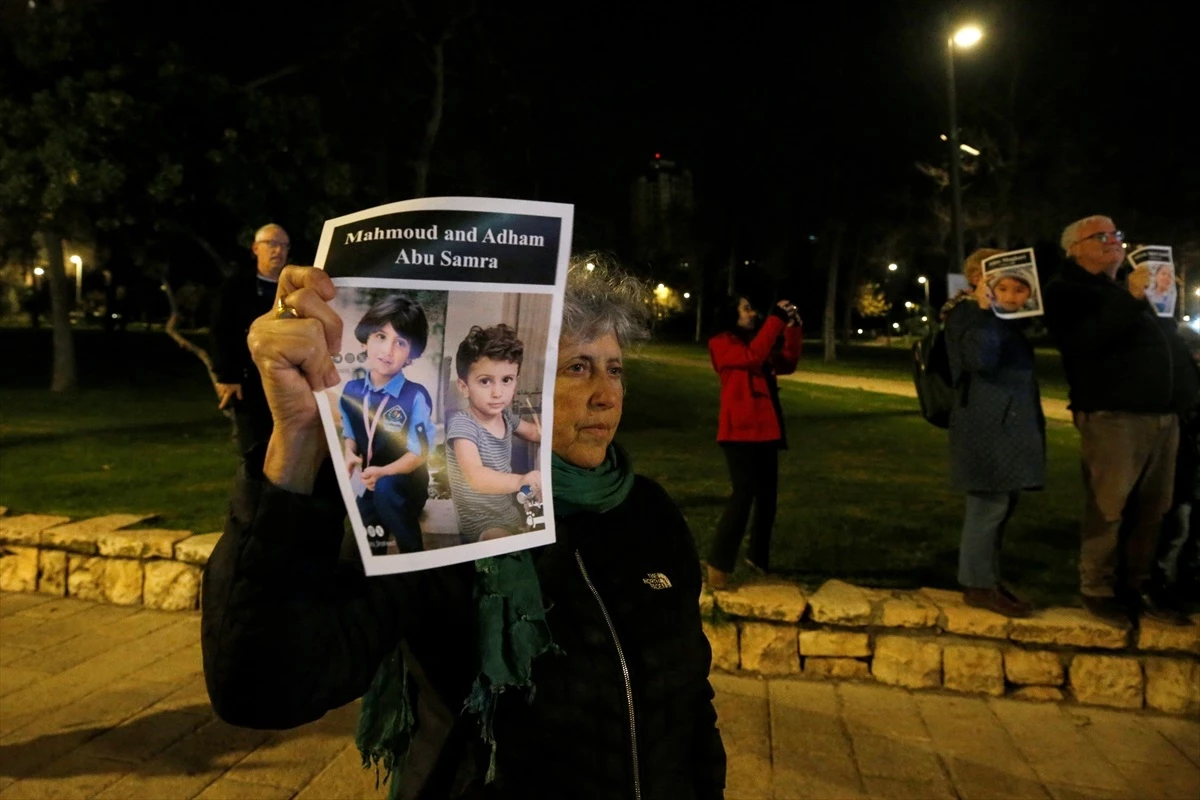 Yahudi aktivistler İsrail\'in Gazze saldırılarını protesto etti