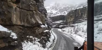 Şırnak Beytüşşebap'ta Kar Yağışı: 20 Köy Yolu Ulaşıma Kapandı