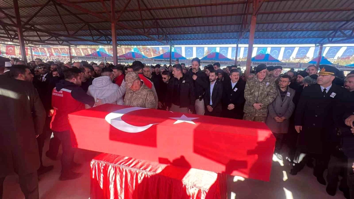 Türkiye şehitlerine ağlıyor! 6 askerimiz daha son yolculuklarına uğurlandı