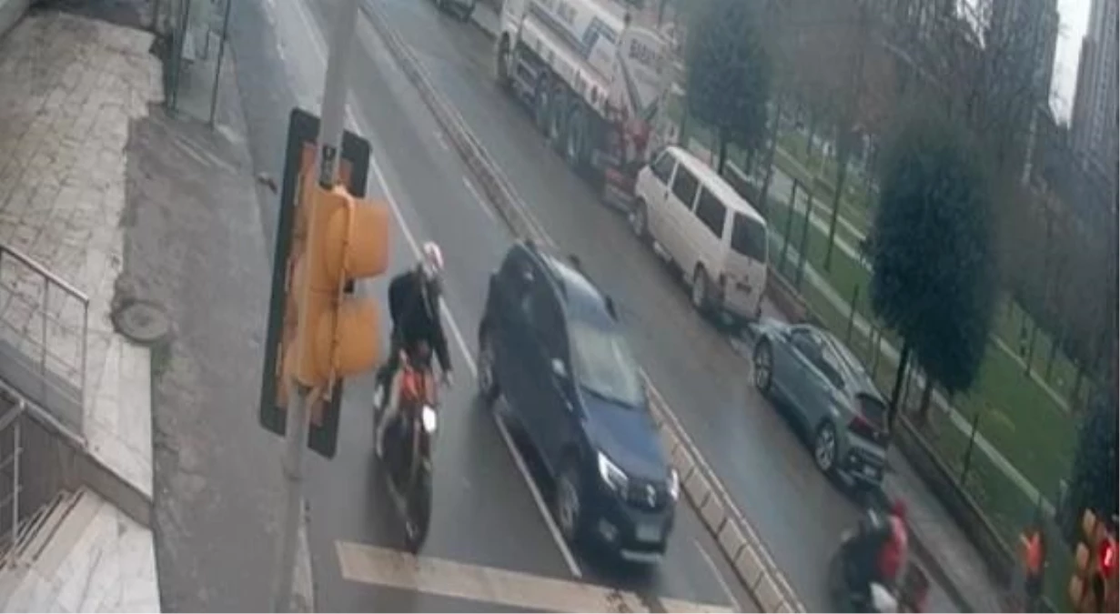 Eyüpsultan\'da Motosikletli Saldırı: Saldırganlar Başka Bir Olayda Yakalandı