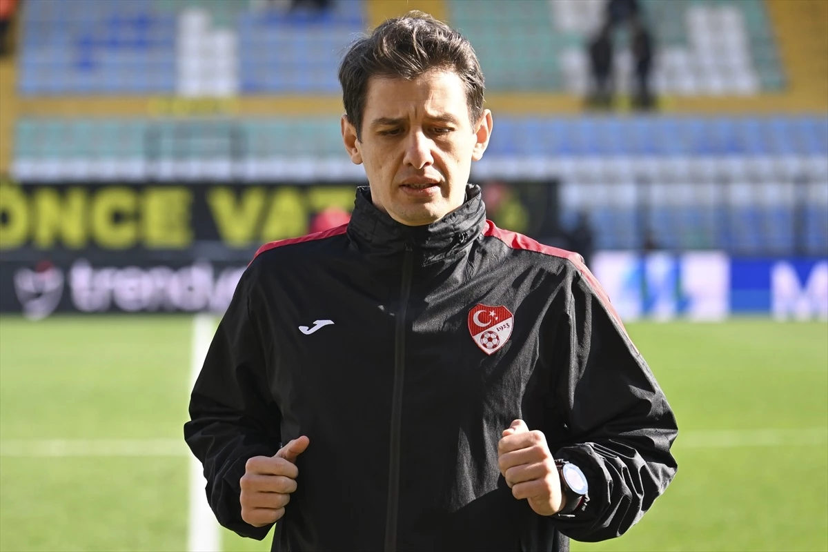 Halil Umut Meler, İstanbulspor - TÜMOSAN Konyaspor maçında alkışlarla karşılandı