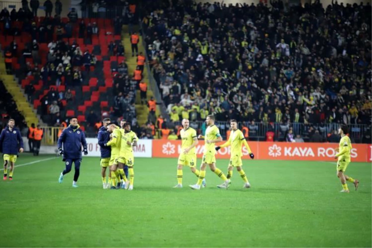 İrfan Can Kahveci\'nin golü Fenerbahçe\'ye 3 puan kazandırdı