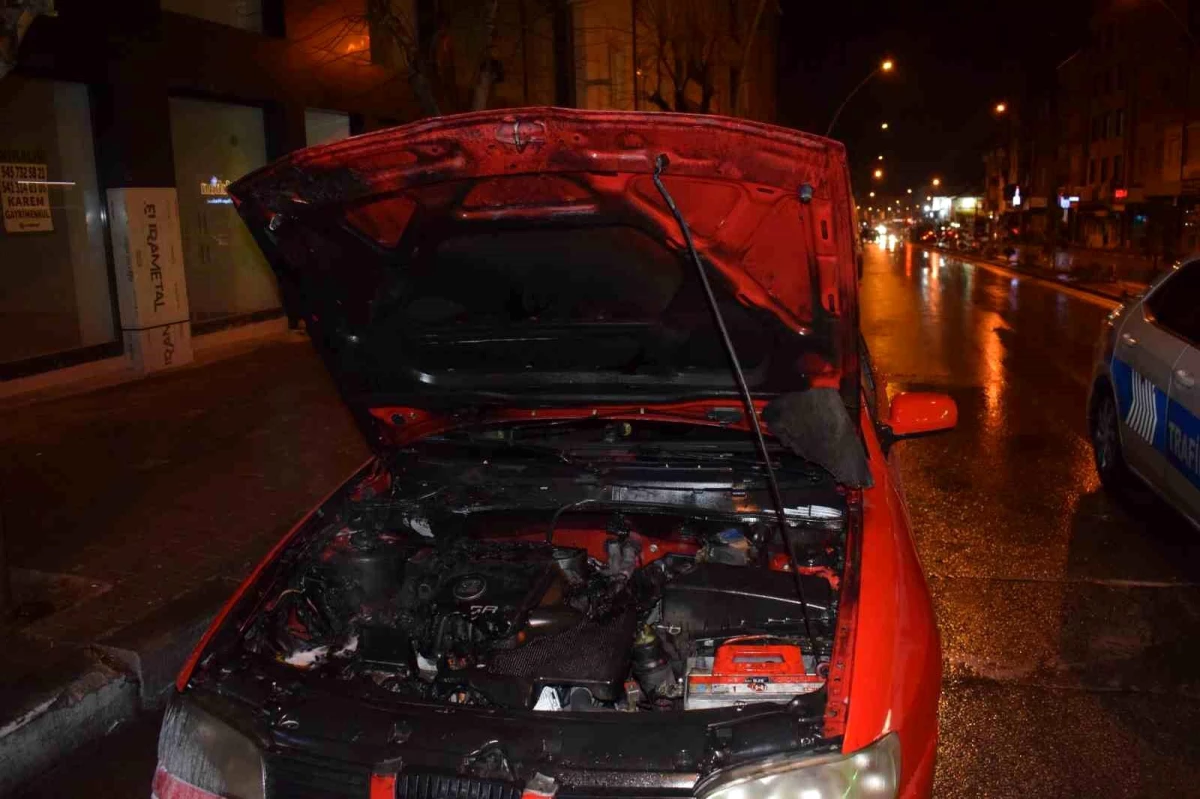 Karaman\'da LPG\'li otomobil alev aldı, bulvar trafiğe kapatıldı