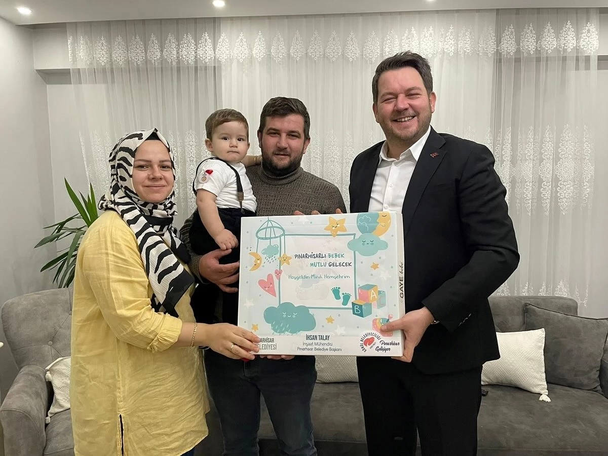 Pınarhisar Belediyesi Yeni Doğan Bebeklere Hediye Veriyor