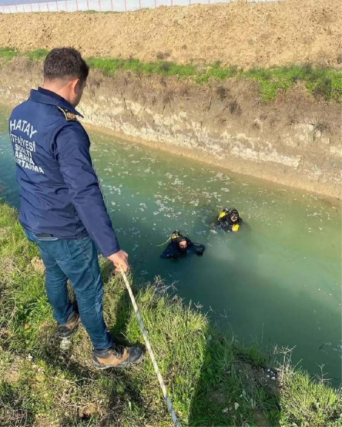 Reyhanlı\'da Sulama Kanalında Erkek Cesedi Bulundu