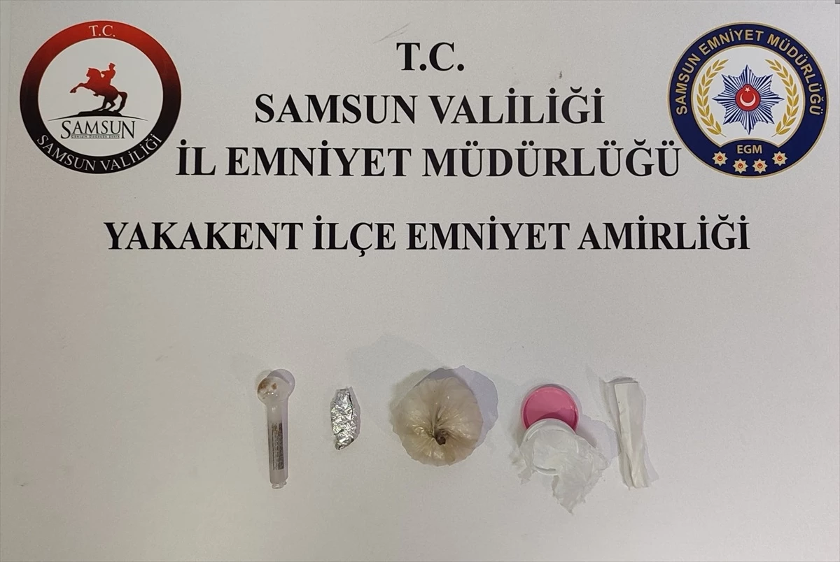 Samsun\'da durdurulan araçta uyuşturucu ele geçirildi, 2 şüpheli gözaltına alındı