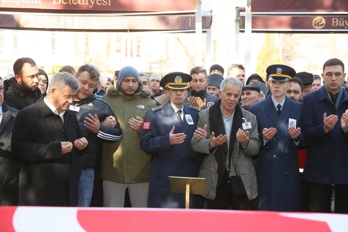 Pençe-Kilit Harekatı\'nda şehit olan Sözleşmeli Er Muhammed Tunahan Evcin\'in cenazesi Eskişehir\'de defnedildi