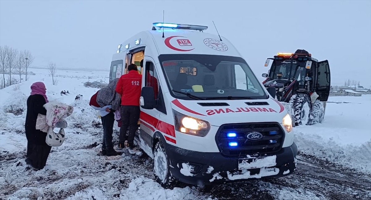 Van\'da Karla Mücadele Ekipleri Hastaları Hastanelere Ulaştırdı