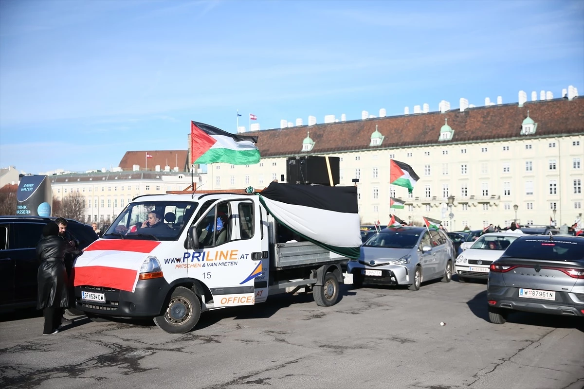Viyana\'da Filistin\'e Destek İçin Araç Konvoyu Düzenlendi