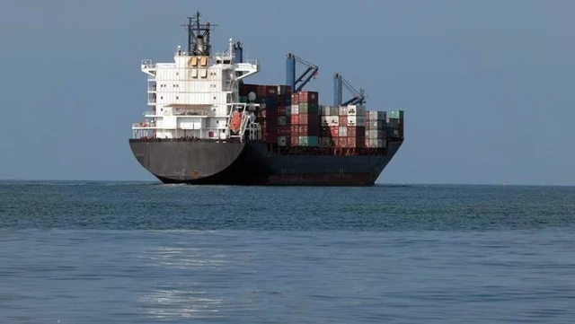 ABD'ye ait Marshall Adaları bayraklı yük gemisi, Yemen'in Aden Körfezi açıklarında füze ile vuruldu