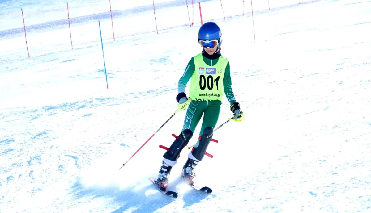 Türkiye Kayak Federasyonu Alp Disiplini Eleme Yarışları Erzincan\'da Başladı