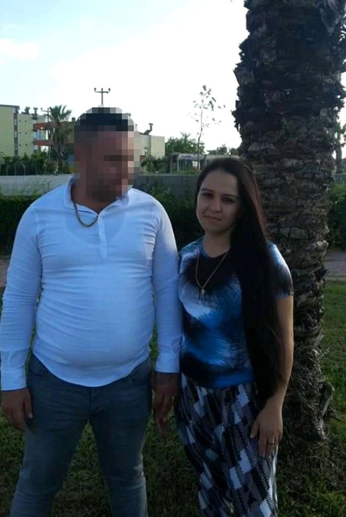 Antalya\'da Bir Kadın Eşi Tarafından 17 Yerinden Bıçaklanarak Öldürüldü
