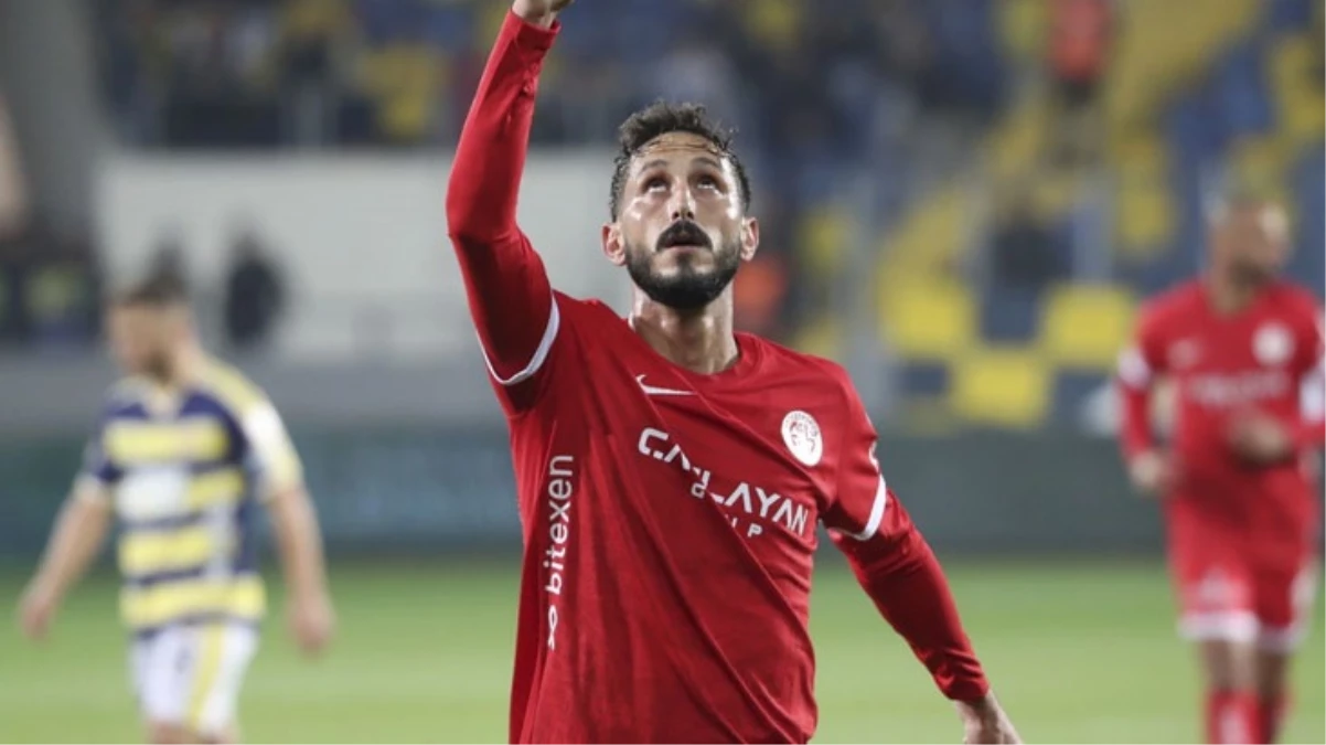 Antalyaspor\'un İsrailli futbolcusu Sagiv Jehezkel gözaltına alındı