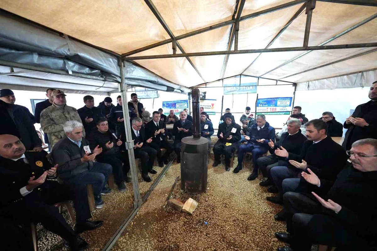 İçişleri Bakanı Yerlikaya, şehit ailelerini ziyaret etti