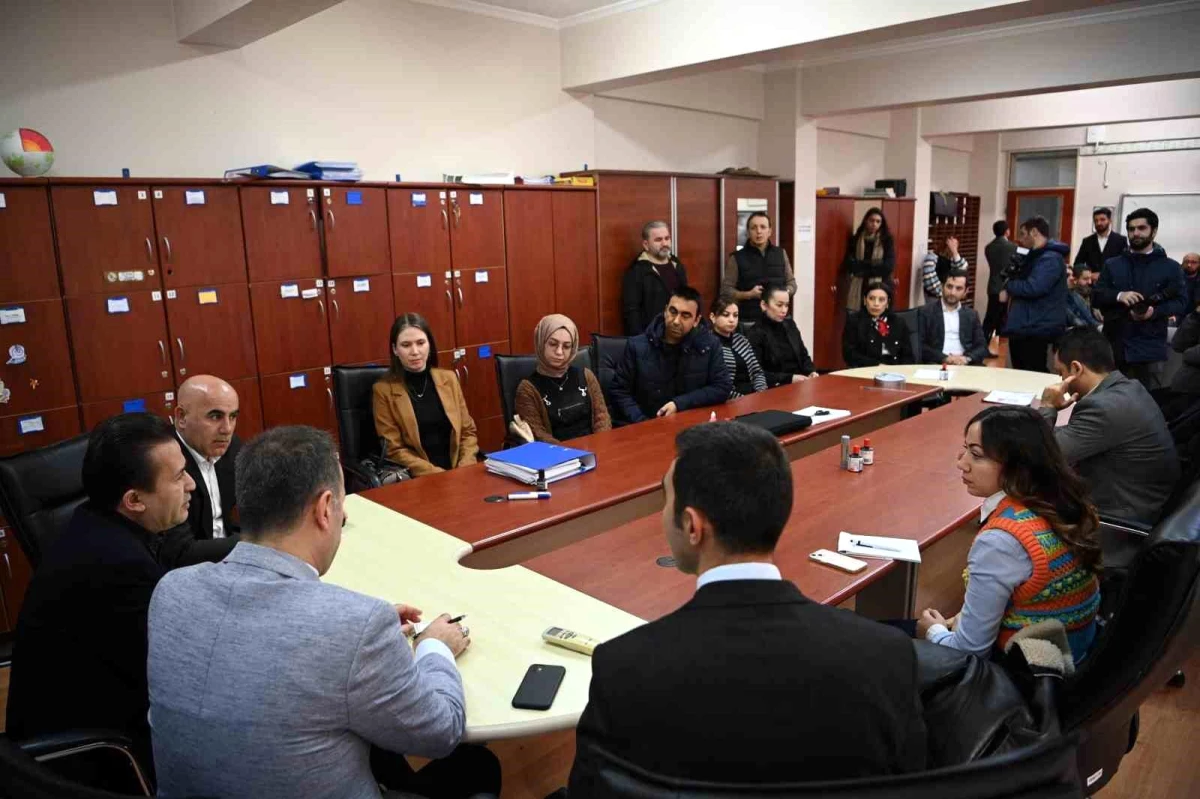 Tuzla Belediye Başkanı Şadi Yazıcı, Pençe-Kilit Harekatı\'nda şehit olan askerlere rahmet diledi