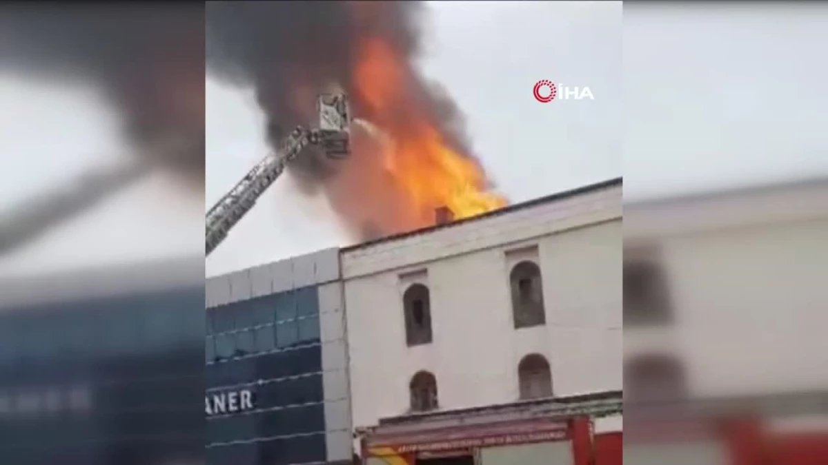 Başkentte mobilyacılar sitesinde korkutan yangın: 2 dükkan hasar gördü
