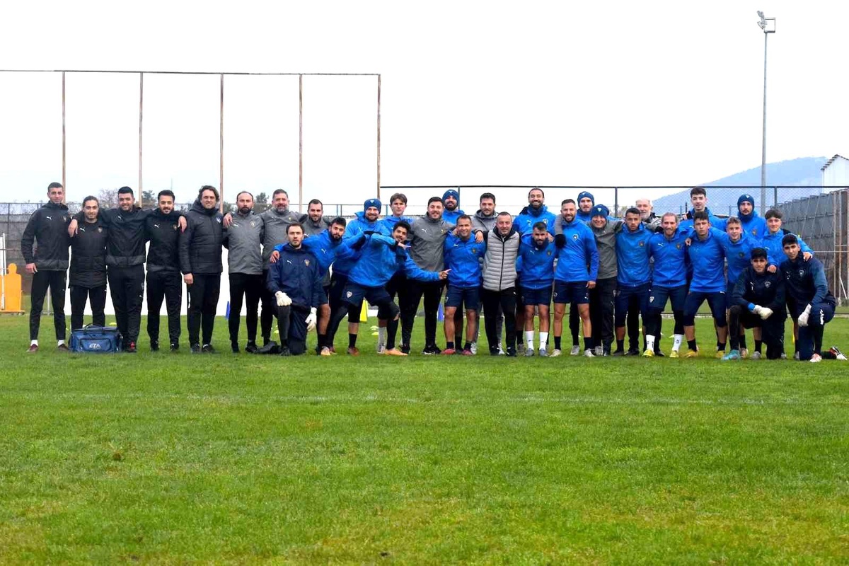 Bucaspor 1928, Van Spor\'a 1-0 yenilerek 17 maçlık yenilmezlik serisini sonlandırdı