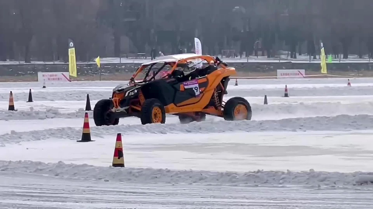 Çin\'de Kısa Pist Araba Rallisi Başladı