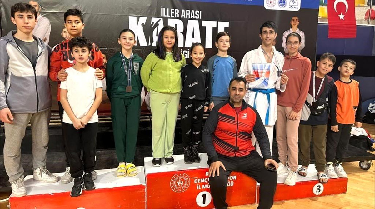 Denizli Sporcuları İller Arası Karate Ligi\'nde Başarı Elde Etti