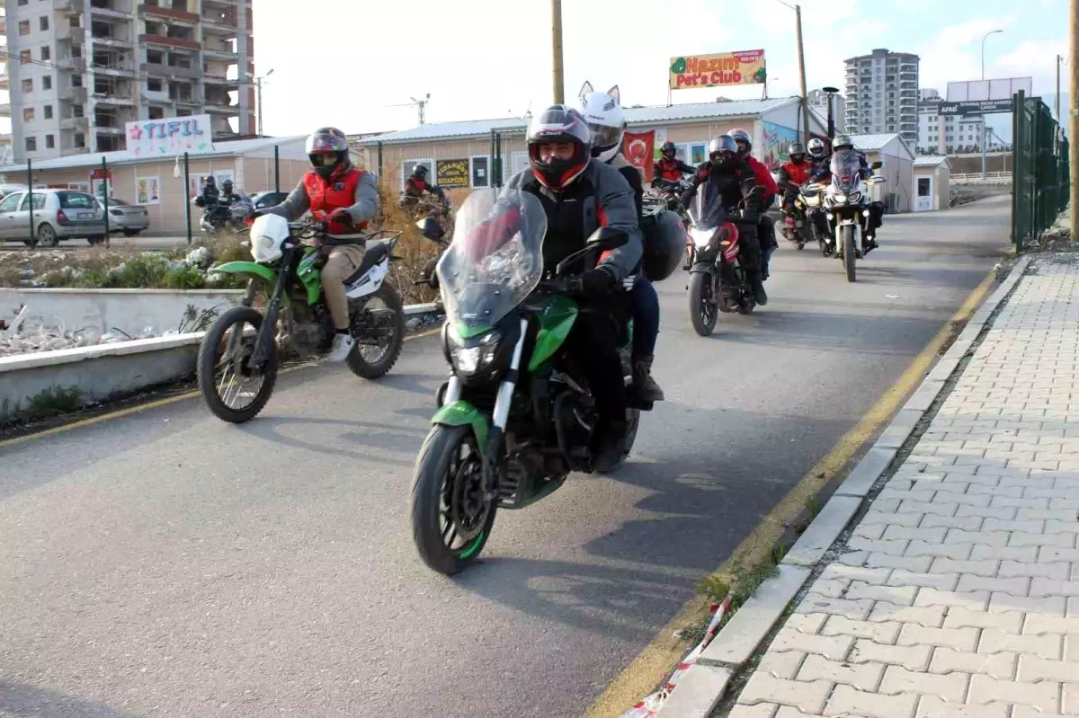 Hatay\'da Motorcular Asrın Felaketini Unutturmamak İçin Bir Araya Geldi