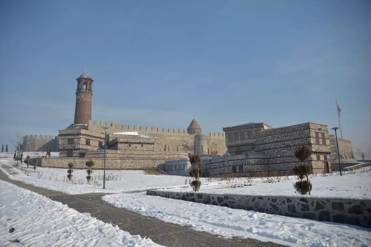 Erzurum, Ağrı, Ardahan ve Tunceli\'de dondurucu soğuklar nedeniyle buzlanma meydana geldi