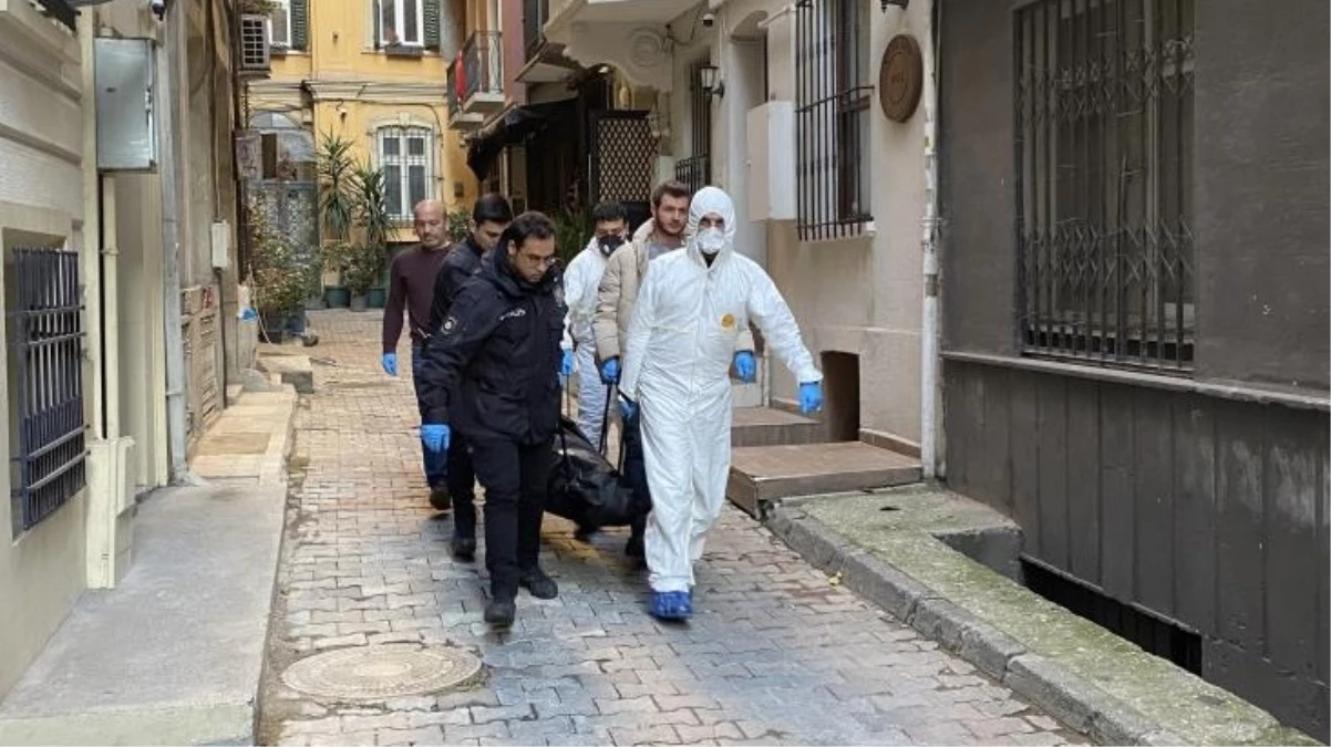 Galata\'da şüpheli ölüm! Norveçli turist ölü bulundu, Yunan kadın hastanede