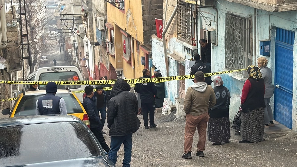 Gaziantep\'te kuş tartışmasından çıkan silahlı kavgada 2 kişi yaralandı