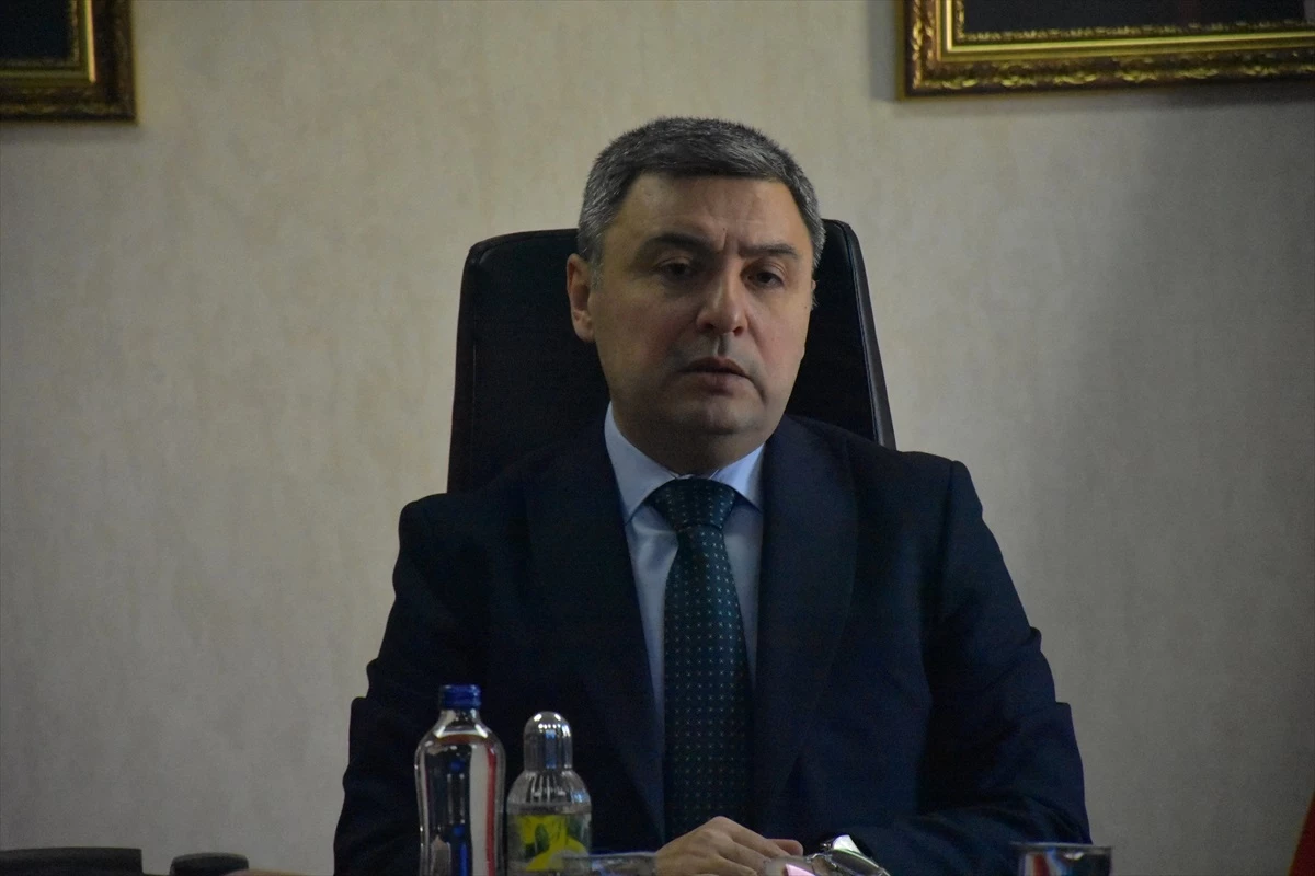 Gümüşhane Valisi Alper Tanrısever, 2023\'te yaşanan asayiş olaylarının değerlendirildiği toplantıya katıldı
