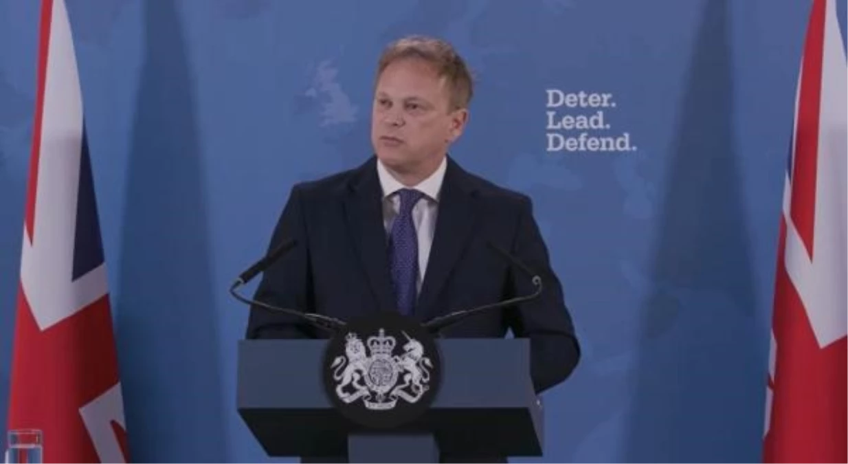 İngiltere Savunma Bakanı: Husilere darbe indirildi
