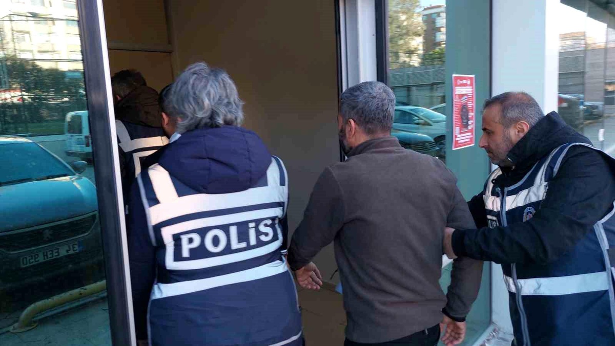 Samsun\'da İnternet Dolandırıcılığı Operasyonu: 18 Kişi Gözaltına Alındı