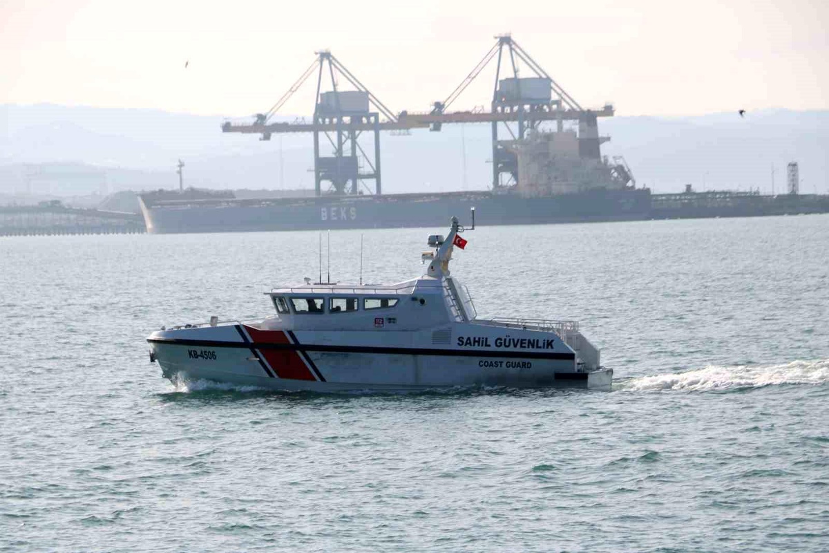 Zonguldak\'ta batan Kafkametler\'in kayıp mürettebatı arama çalışmaları devam ediyor