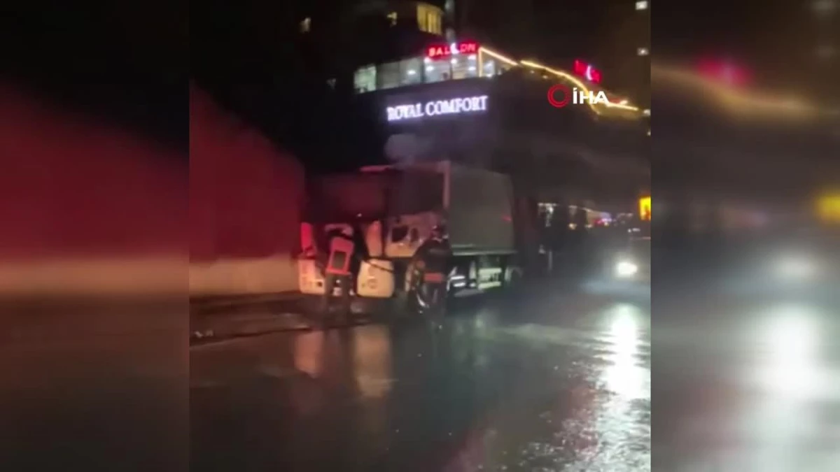 Trabzon\'da çöp kamyonu alev alev yandı