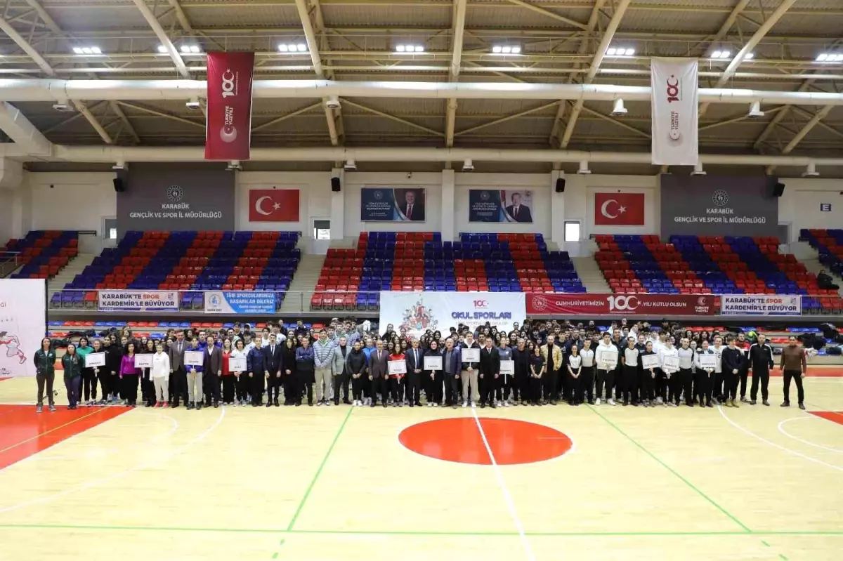 Karabük\'te Okul Sporları Gençler Basketbol Müsabakaları Başladı