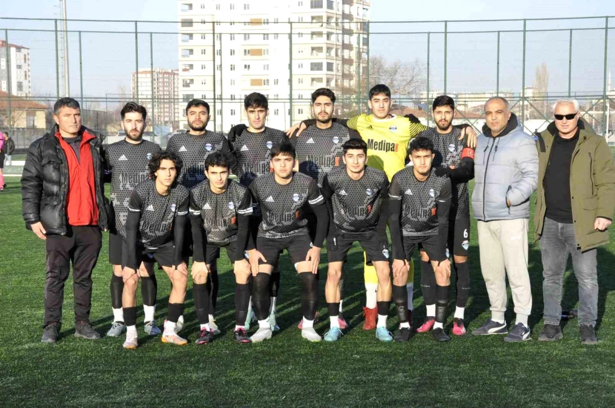 Kayseri Atletikspor, Kayseri Esen Metal\'i yenerek liderliğe yükseldi