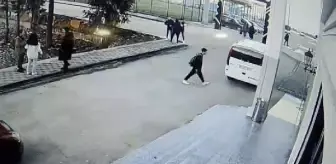 Trabzon'da tartıştığı kız arkadaşıyla intihar eden lise öğrencisi güvenlik kamerasına yansıdı
