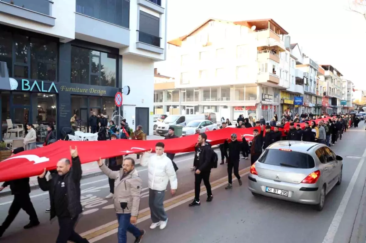 Körfez\'de Pençe-Kilit Harekatı şehitleri için yürüyüş düzenlendi