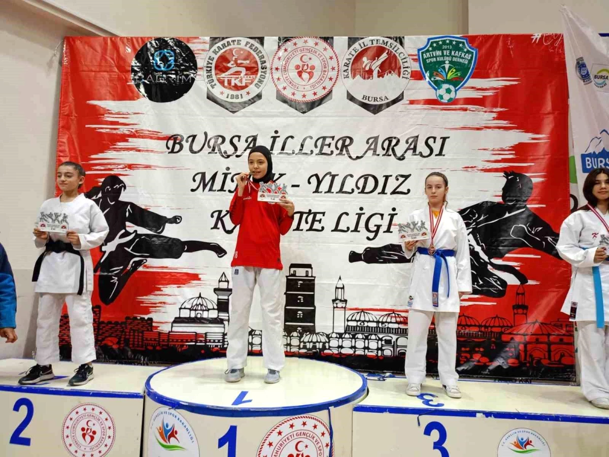 Körfez Belediyesi Gençlerbirliği Spor Kulübü Karate Ligi Final Etabı\'nda başarılı