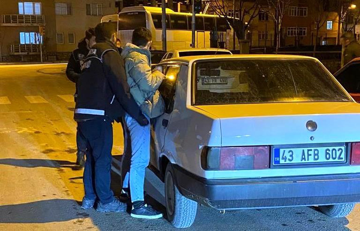 Kütahya\'da Narkotik Operasyonunda Uyuşturucu Madde Ele Geçirildi
