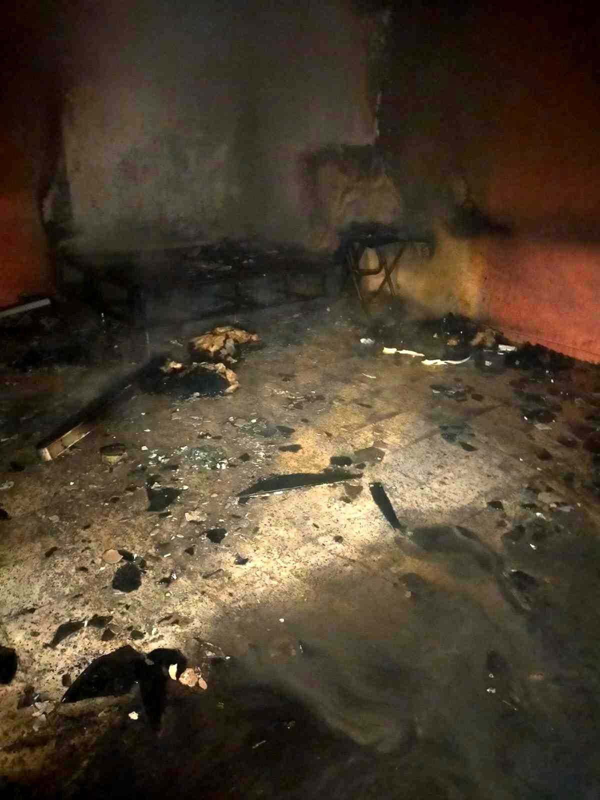 Mersin\'in Tarsus ilçesinde çıkan yangınlarda maddi hasar meydana geldi