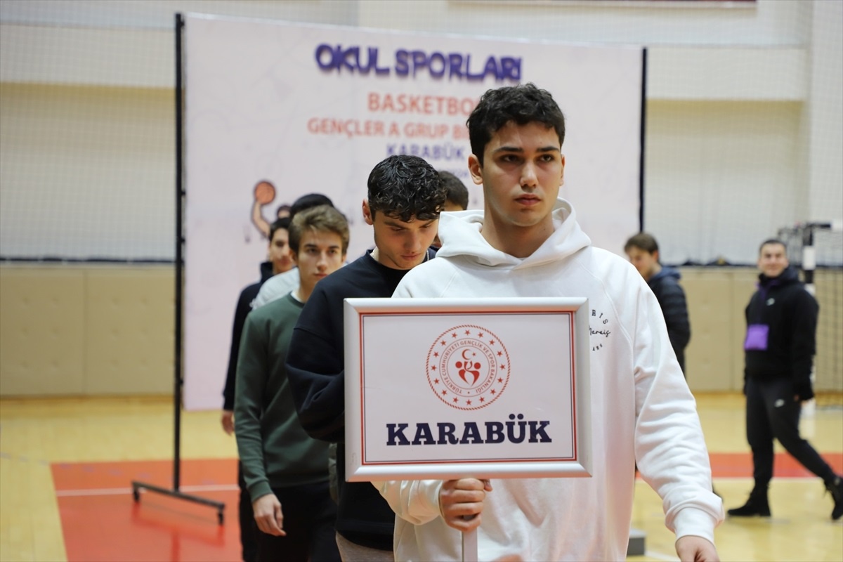 Okul Sporları Gençler Basketbol Kız-Erkek Grup Müsabakaları Karabük\'te Başladı