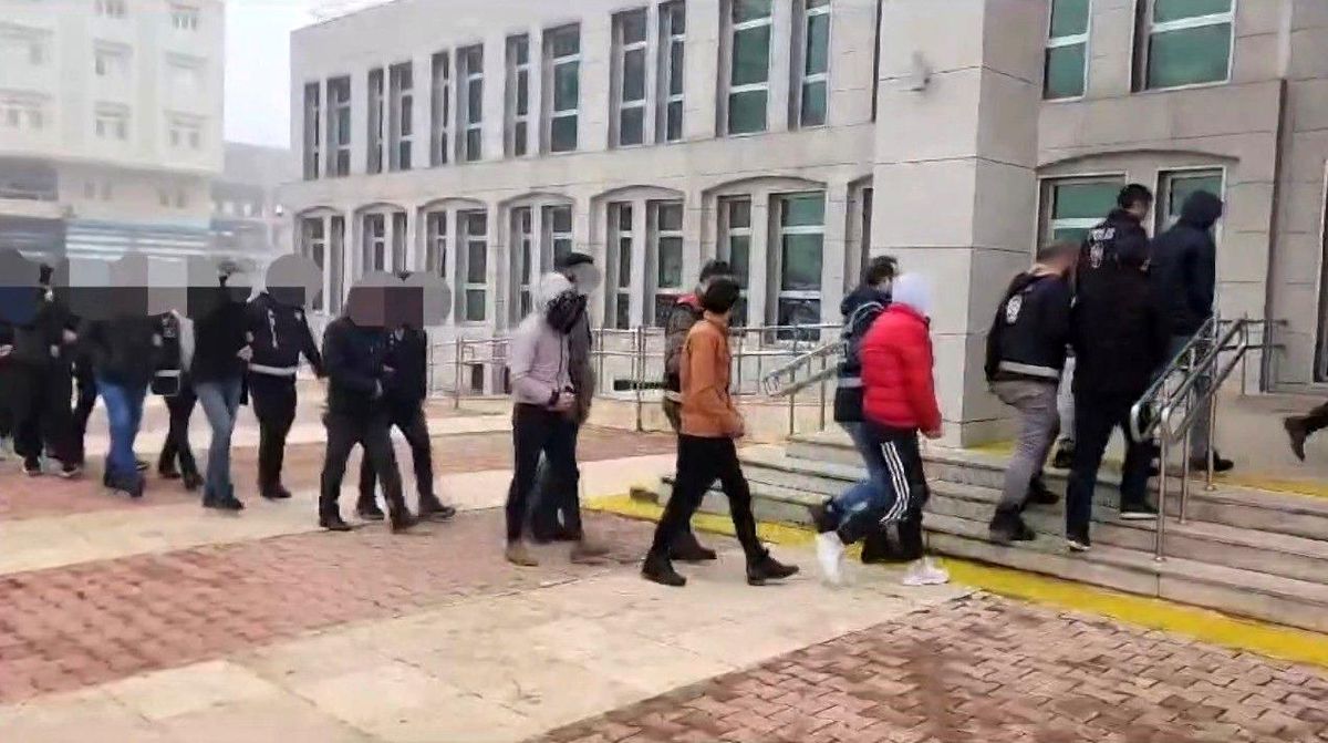 Şanlıurfa\'da İletişim Yoluyla Dolandırıcılık Operasyonu: 29 Tutuklama