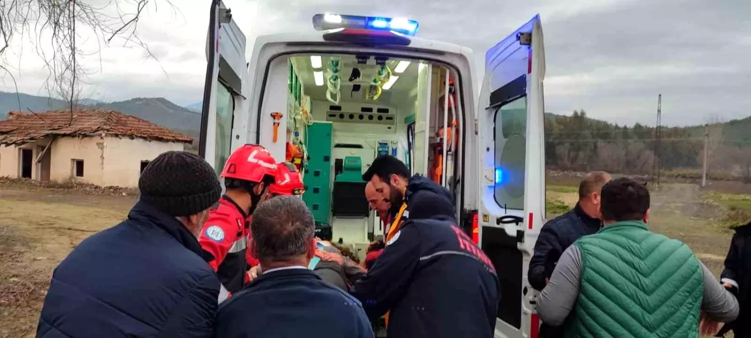 Muğla Seydikemer\'de Aynı Yerde İki Farklı Kazada 2 Kişi Yaralandı