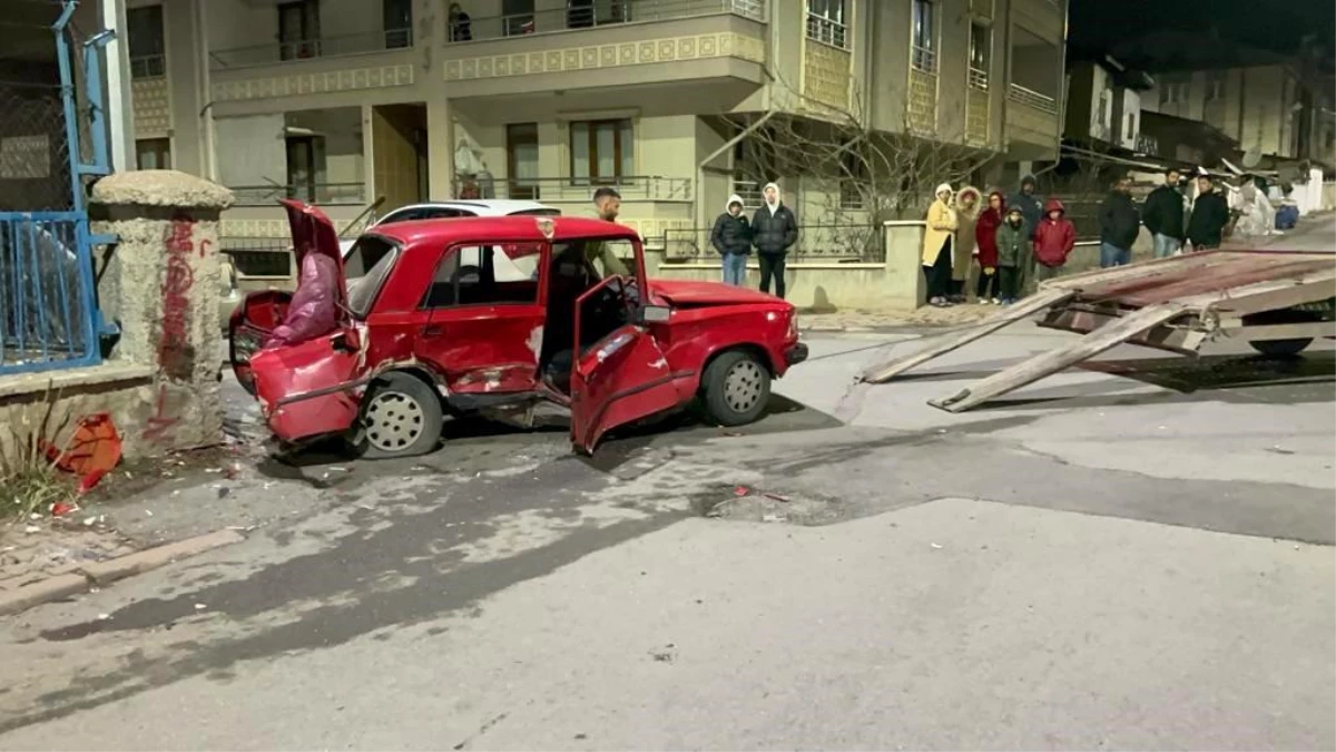 Sivas\'ta Trafik Kazası: 1\'i Ağır 5 Kişi Yaralandı