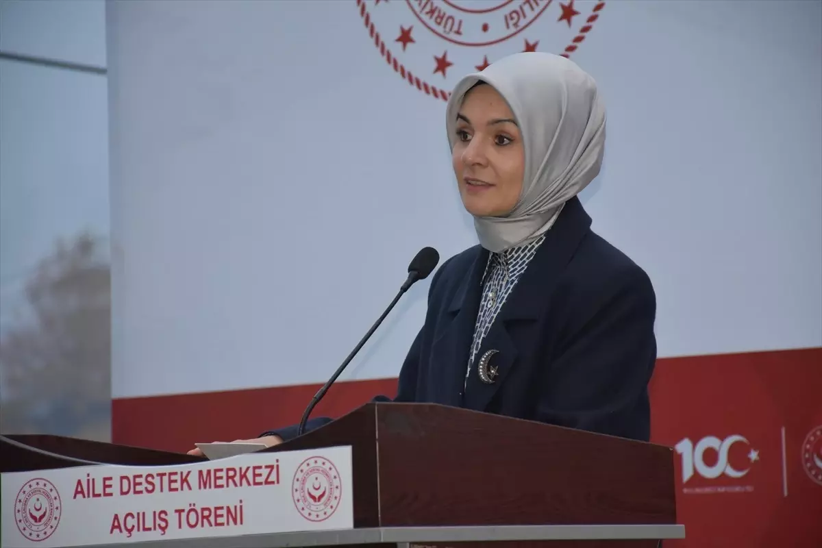 Yaşlı, engelli ve evde bakım yardımı aylıklarında yüzde 50\'ye yakın artış yapıldı