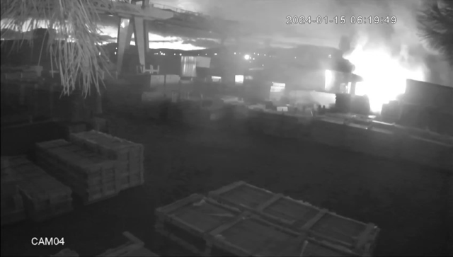 Sultanbeyli'de 3 işçinin hayatını kaybettiği yangının çıktığı anlara ait güvenlik kamerası görüntüleri ortaya çıktı
